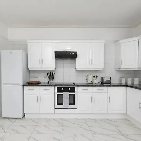 Lora Modern Apartamento Apartman *